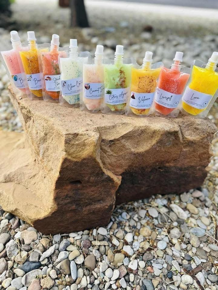 SQUEEZE WAX POUCHES β 4oz