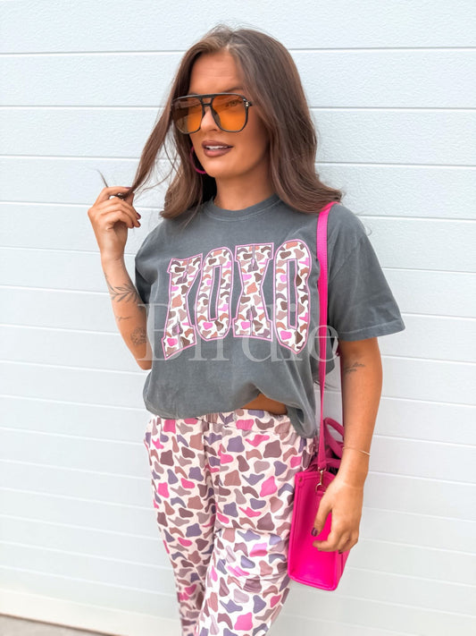 XOXO Flirty Duck Camo Boxy Graphic Tee on Pepper