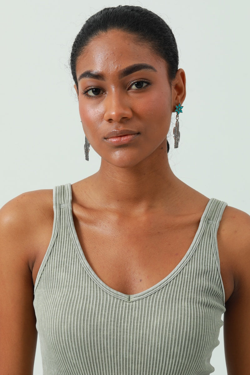 Boho Western Earrings – Turquoise Flower & Openwork Cactus 🌵💎