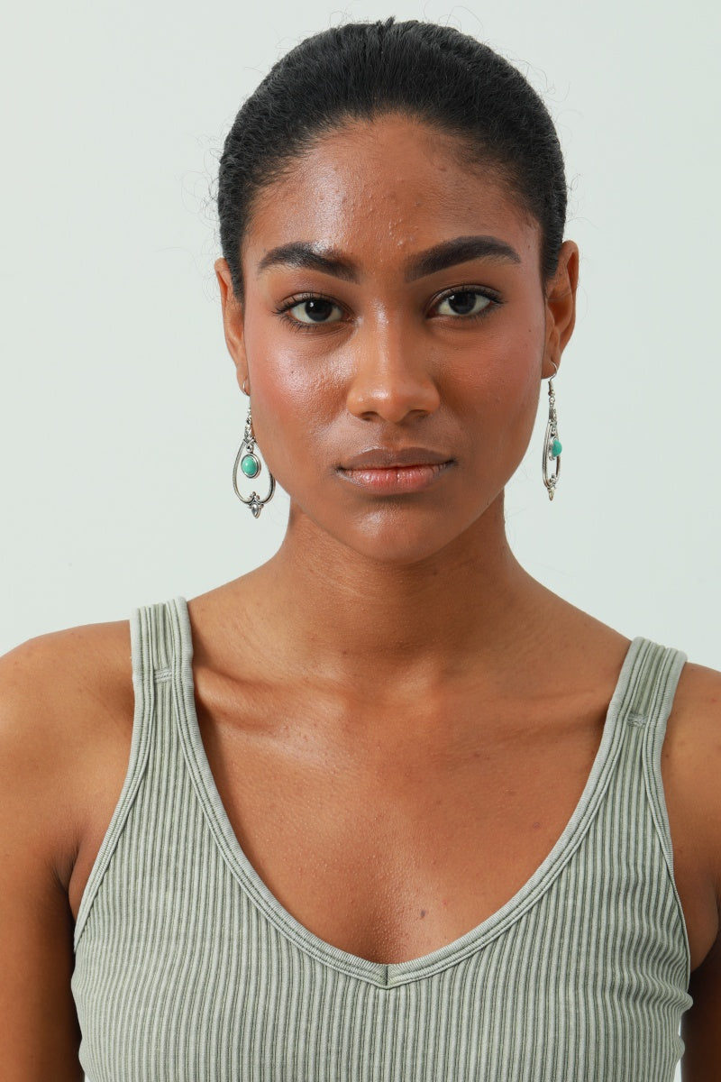 Boho Heart Earrings – Cut-Out Design & Turquoise Accent 💙🌿