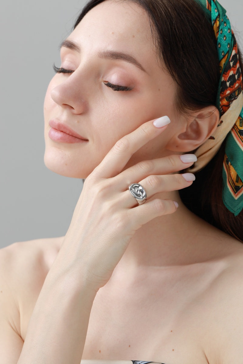 Architectural Knuckle Ring – Minimalist Open-Band Design ✨⛓️