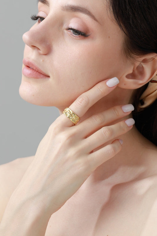 Geometric Nugget Ring – Textured Minimalist Jewelry ✨⛓️